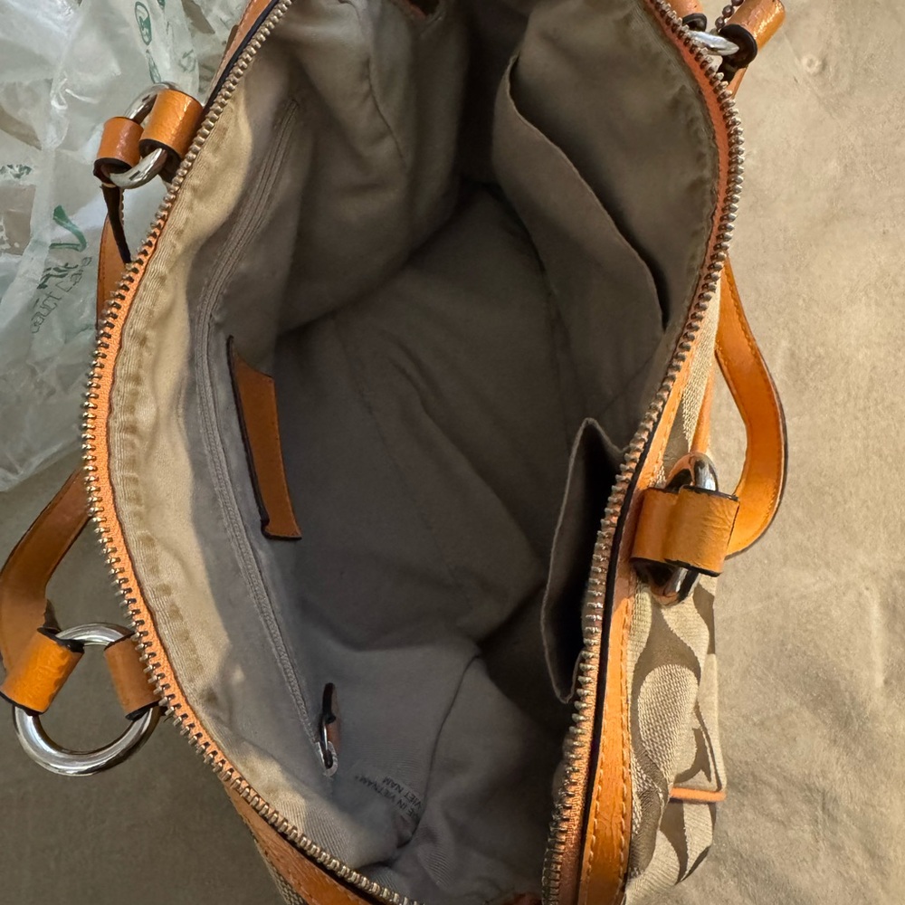 Coach handbag - Picture 4 of 6